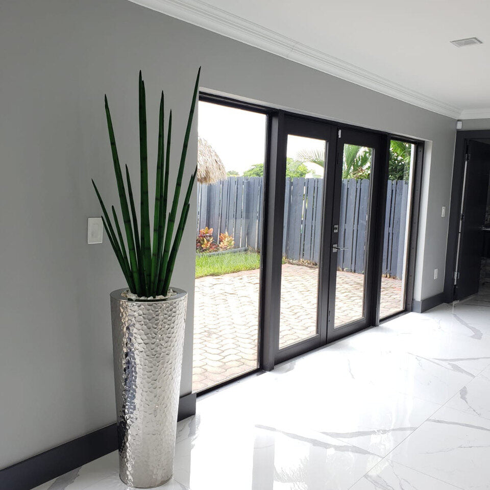 Hammered Cone with 4ft Snake Grass